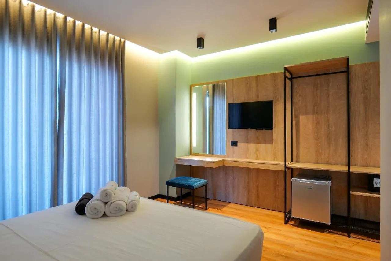 Seawave Hotel Sarandë 4*,  Albania