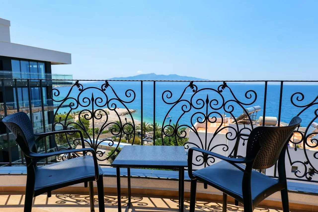 Seawave Hotel Saranda 3*,