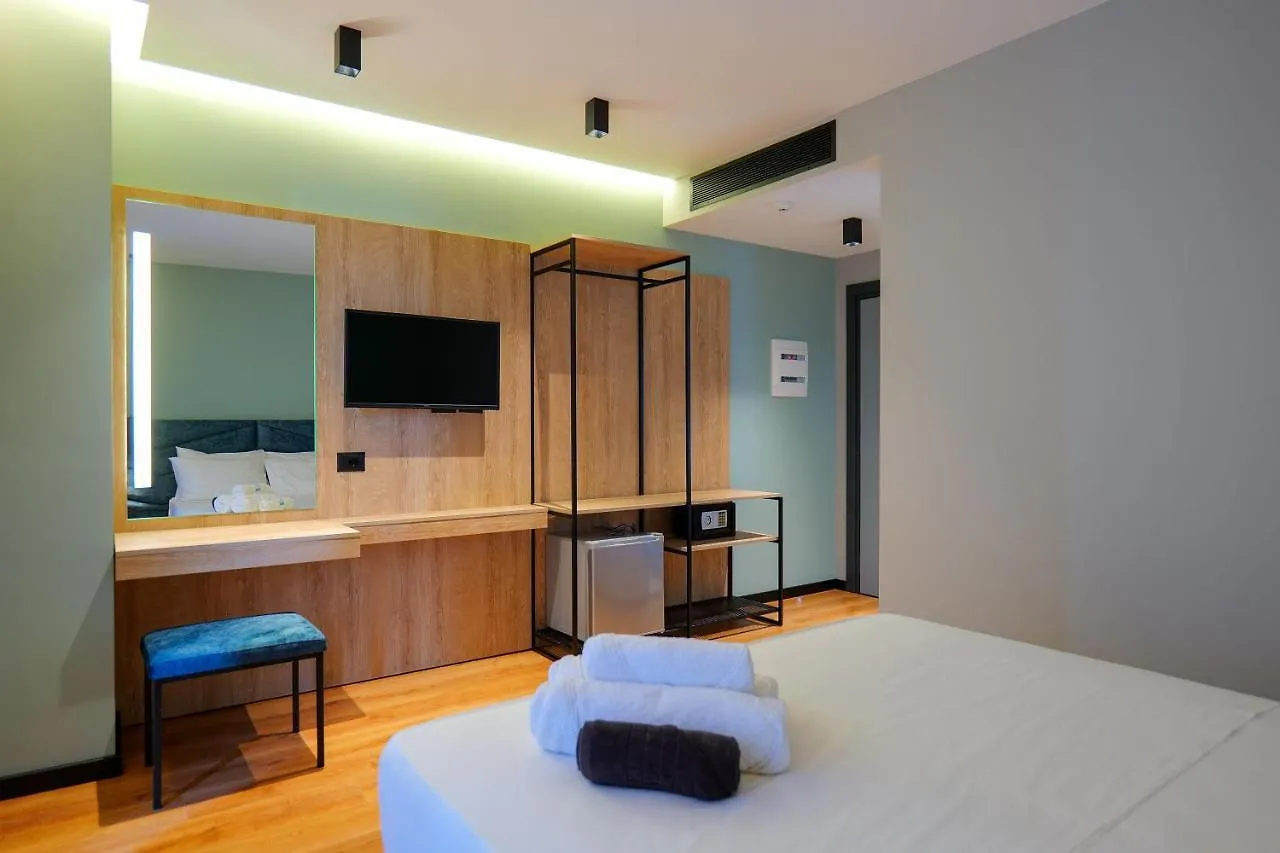 Seawave Hotel Sarande 3*,  Albania