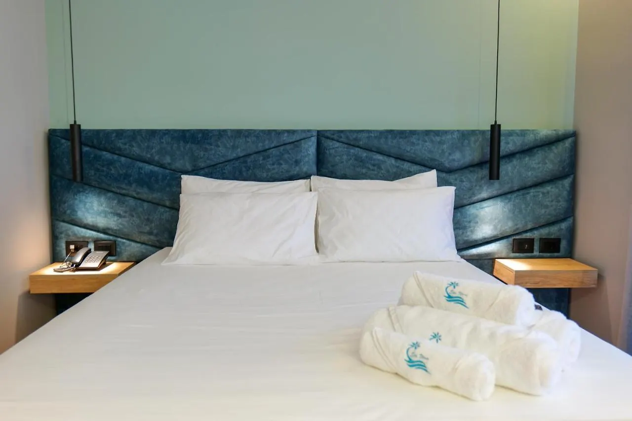 Seawave Hotel Sarande 3*,